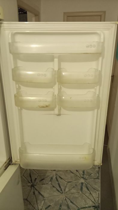 Продам холодильник на запчасти