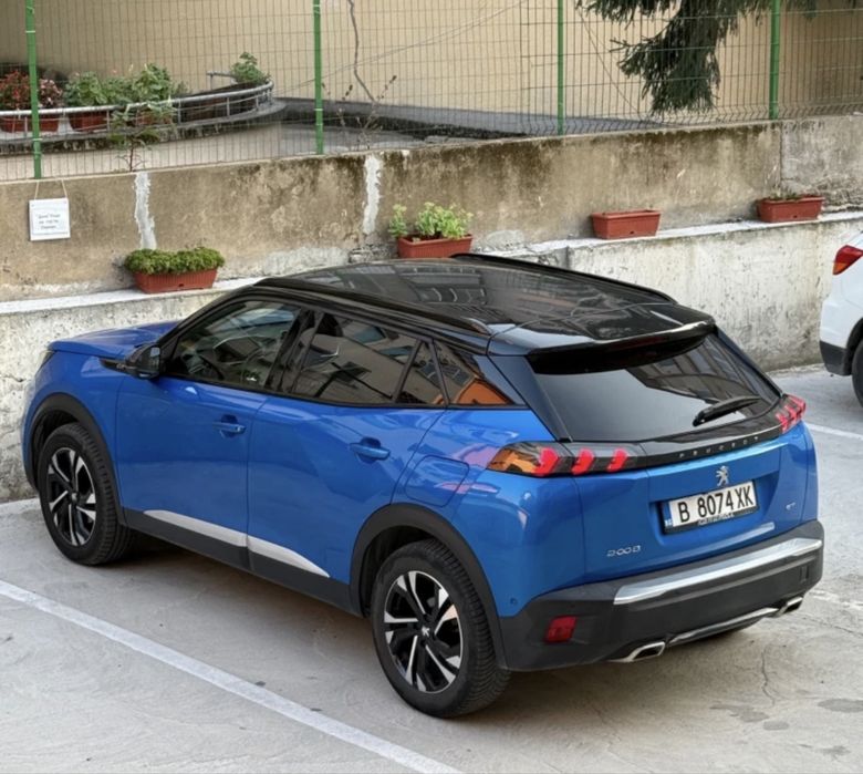 Peugeot 2008 GT PURETECH EAT 8 131