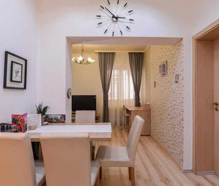 Тристаен ап Идеален Център близо до Витошка