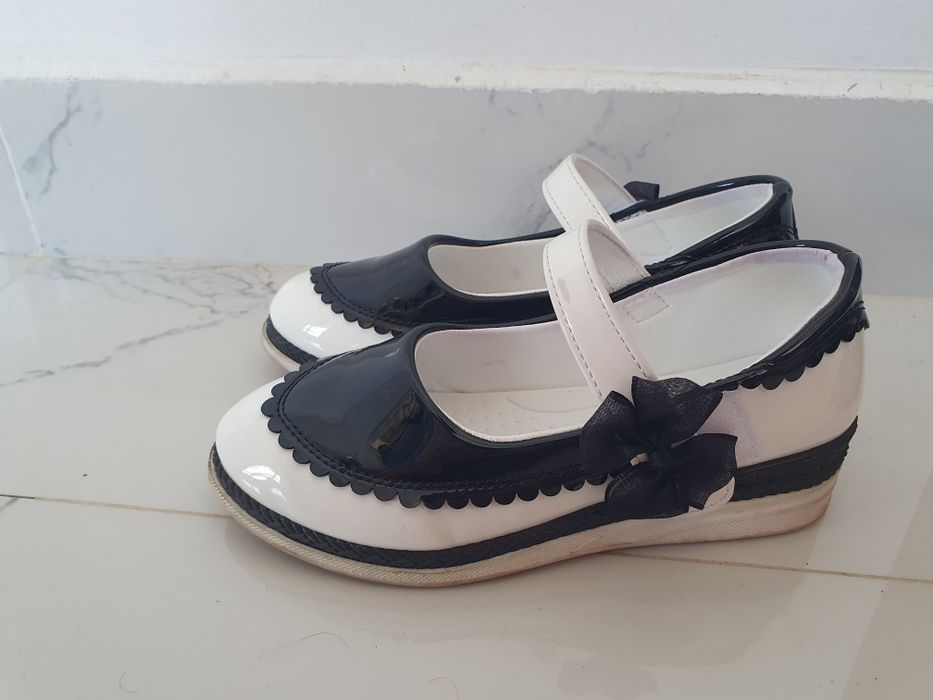Pantofi fetita masura 32.