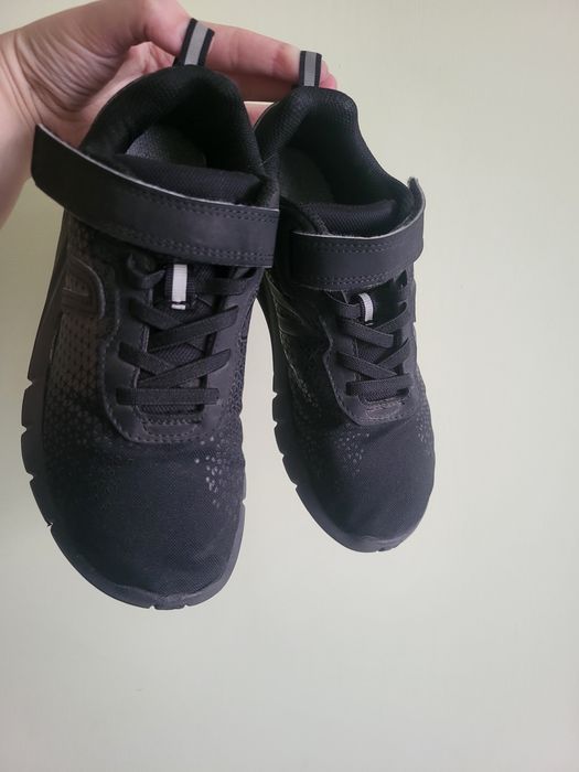 Adisasi pantofi sport Decathlon