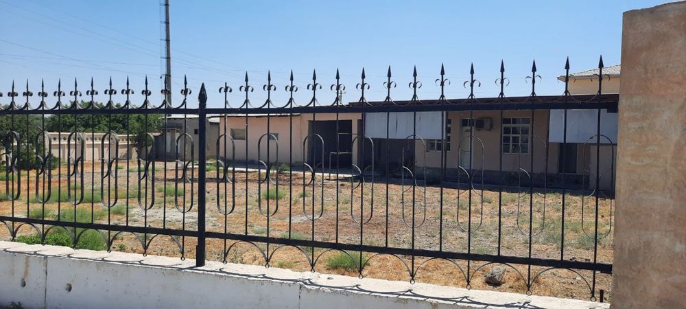 Bino 20 sotok yeri bilan ijaraga beriladi. Karmana orientir Sazanchik