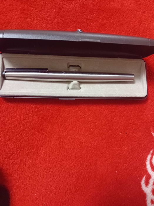 Stilou montblek monede de colectie sunt si ceva de argint printre iele