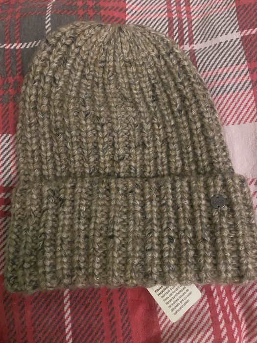 Шал и шапка