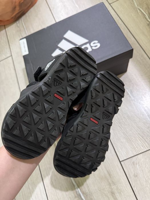 Нови оригинални детски сандали Adidas