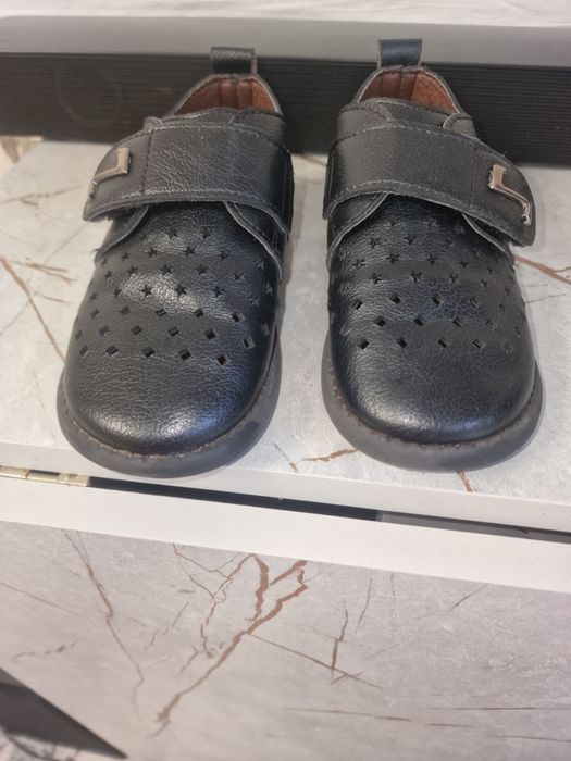 Продам туфли на мальчика