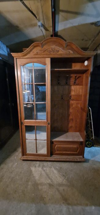 Vand mobila din lemn masiv!