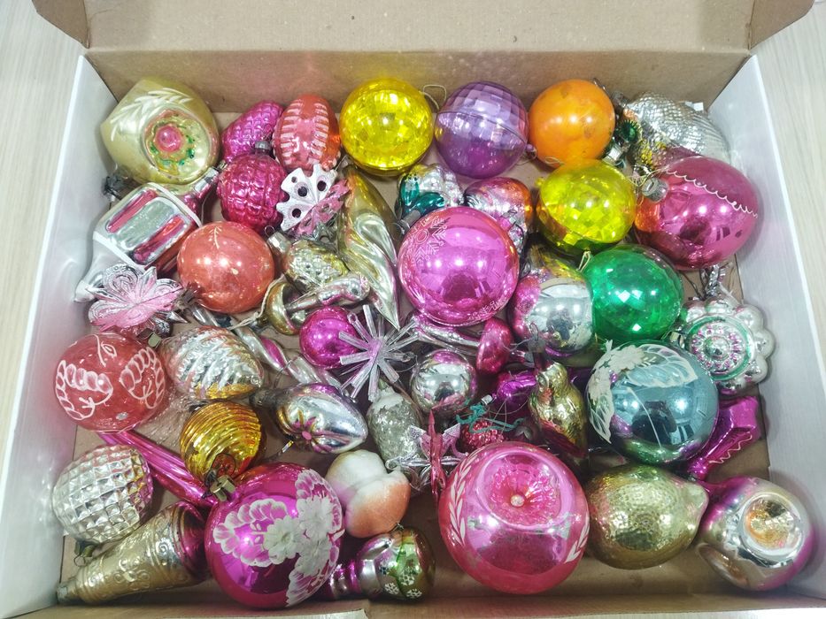 Новогодние игрушки для ёлки.