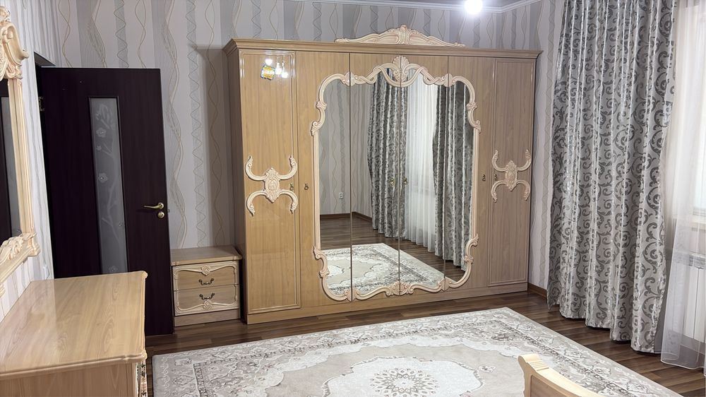 Продам спальный гарнитур