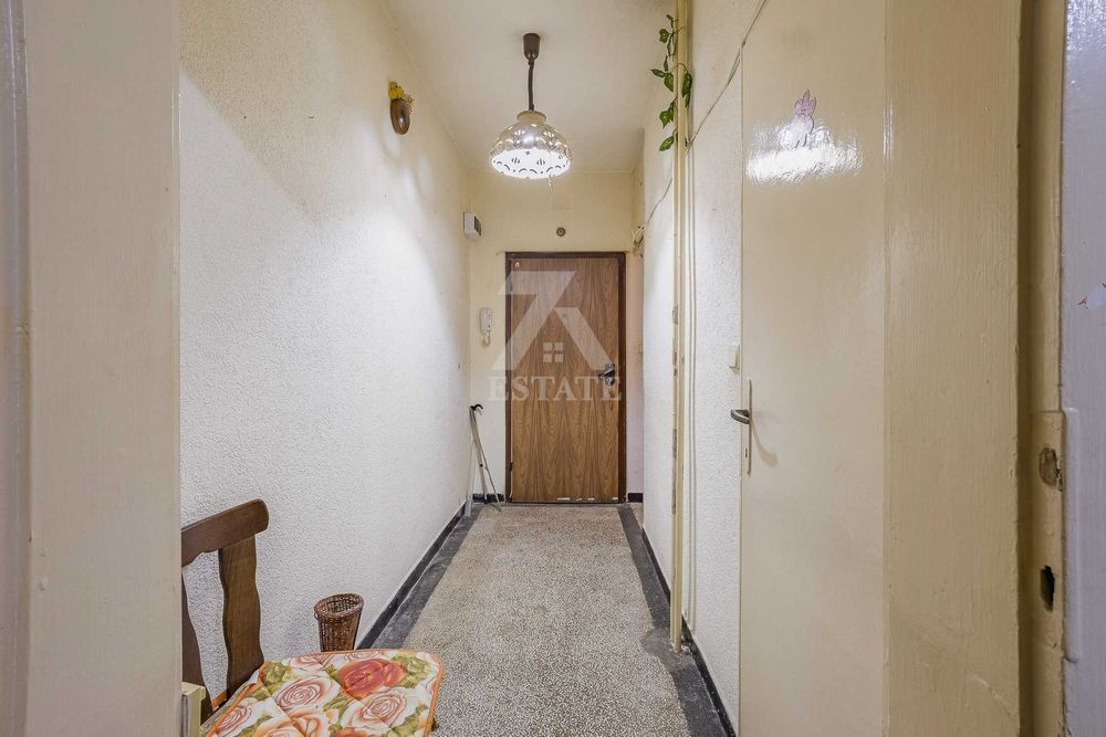 Продава 2- стаен апартамент в ж. кв. Борово- гр. София