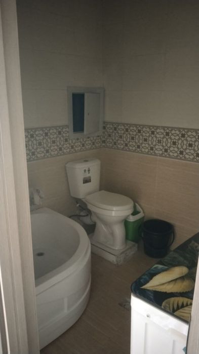 Yangi uy 81 maktabni yonida joylashgan