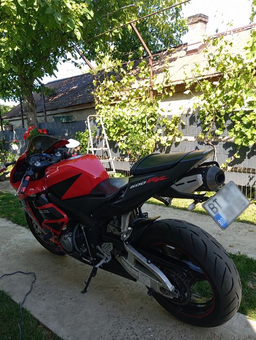 Honda CBR 600RR pc37