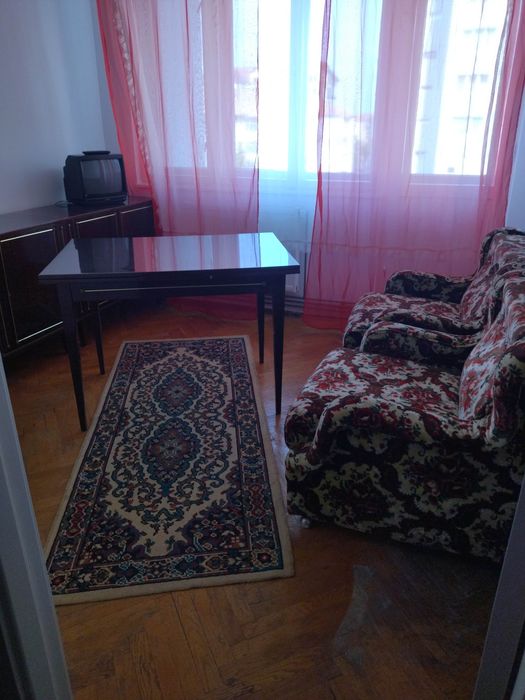 Inchiriez apartament