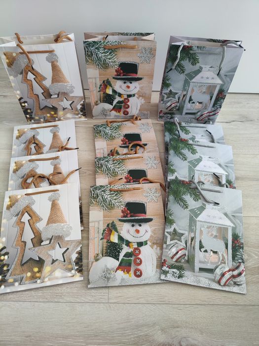 Set 3 pungi din carton noi cu tematica de Crăciun