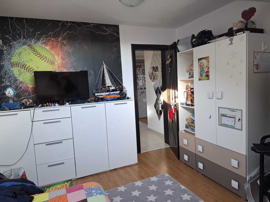 Apartament 3 camere - Rosu Chiajna de vanzare