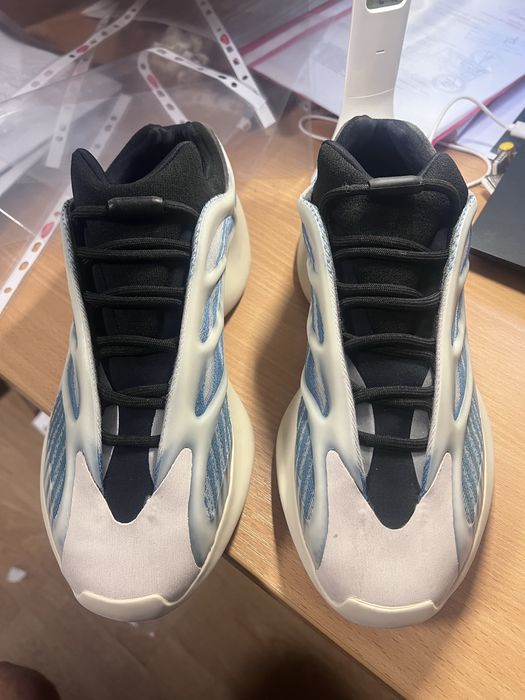 Adidas  Yeezy 700 V3 'Kyanite' mar. 42 noi