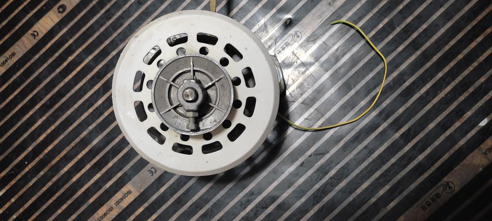 Продам матор от стирали машины