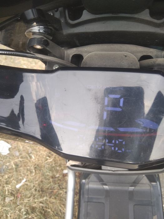 Скутер сотилади холати  зор 300долор ками бор