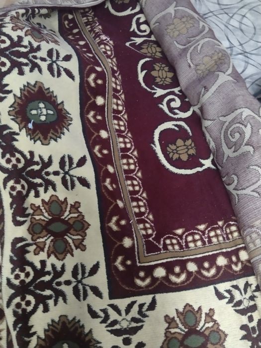 Продам ковер срочно