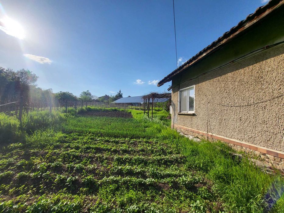 Продавам работещa  30 Кв ФтЕЦ в село Телиш на 130 км.от София