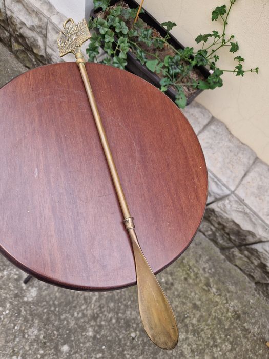 Антикварна английска бронзова обувалка