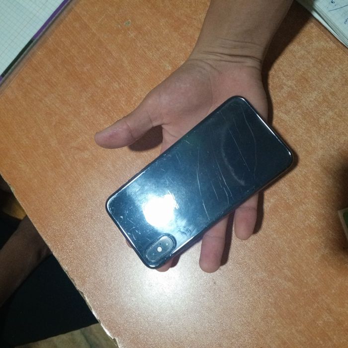 iPhone x aybi yuq xolati yaxshi karobkasi yuq