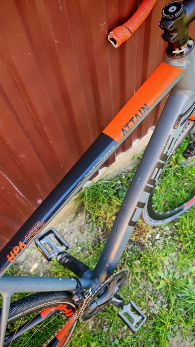 Cube Attain HPA cursiera/gravel/2x11/Shimano 105
