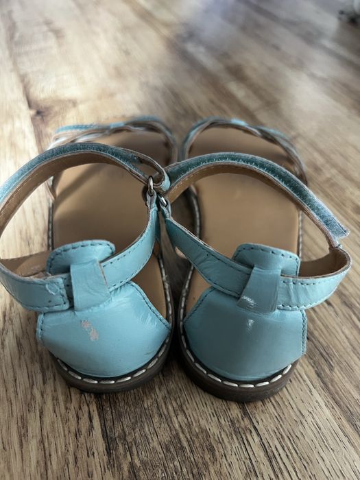 Детски кицове Converse и кожени сандали