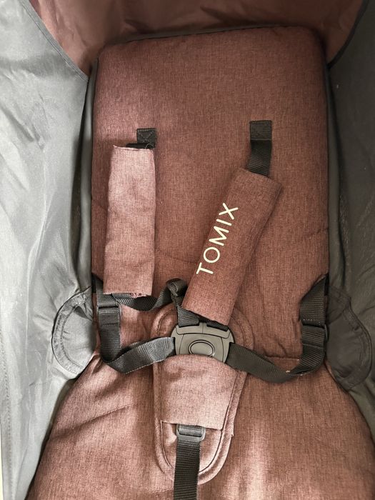 Продам всесезонную прогулочную коляску tomix