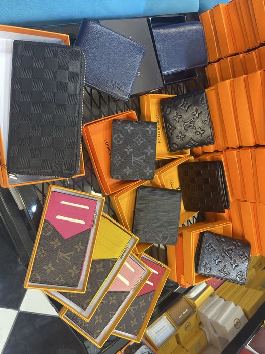 Портмоне Gucci .Louis vuitton