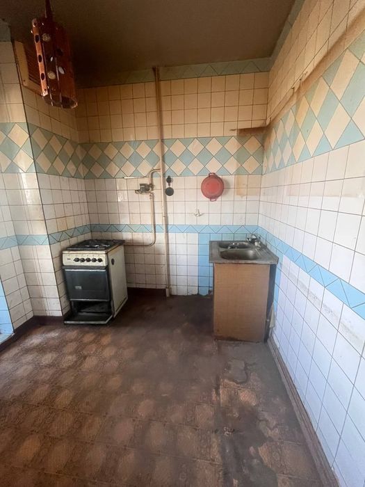 3/4/5. Сергели 4. Квартира 78 м². Дом вдоль дороги. Метро - 800 м.