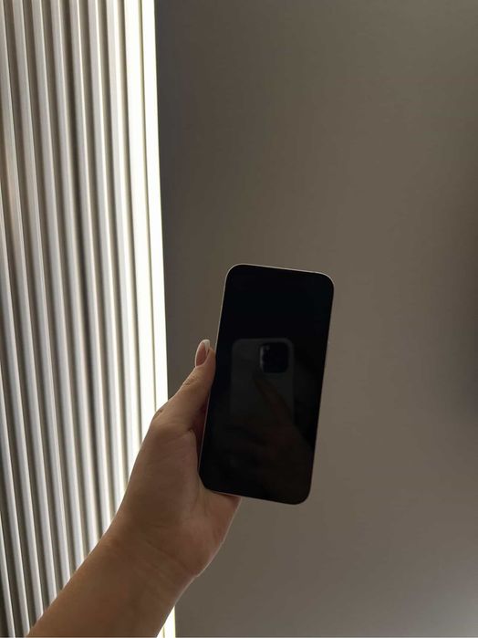 Продам Айфон 13 ,цвет Pink