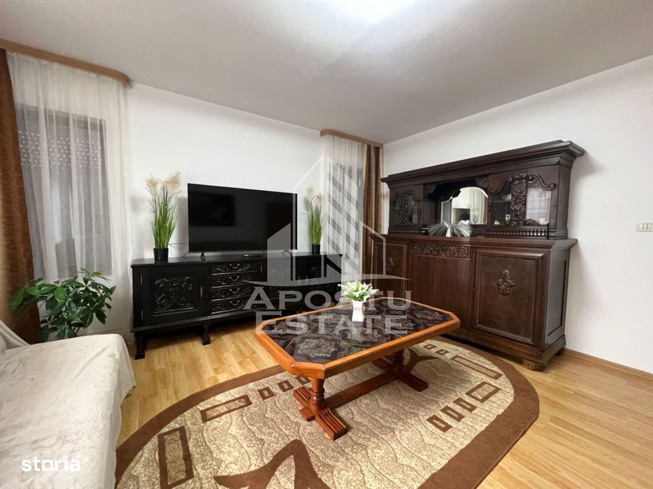 Casa individuala  cu 3 camere , pe parter , curte ,in Giroc