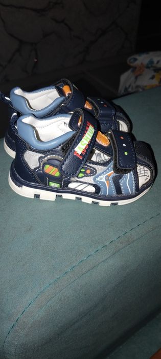 Сандали на малыша