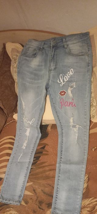 Чисто нови дамски дънки