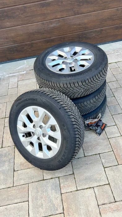 4 roti 215 65 16 pt. Dacia Duster