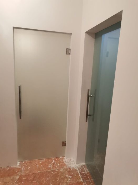 usi din sticla batante cu toc usi glisante si partitii sticla