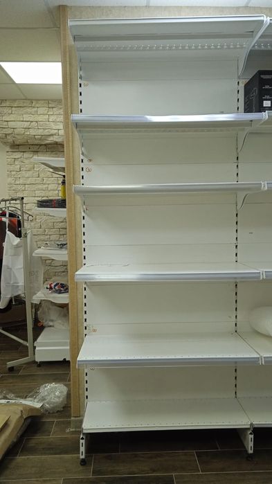 Шкаф и витрины железные