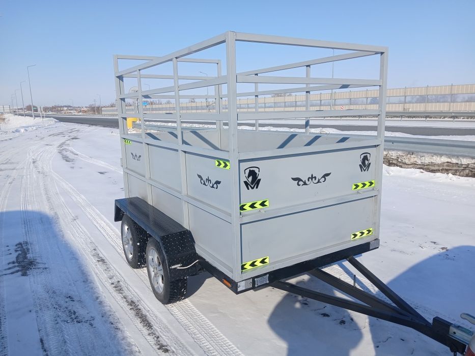Продам прицеп коневозка