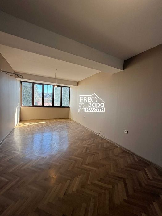 Тристаен апартамент за продажба в СУПЕР ЦЕНТЪР