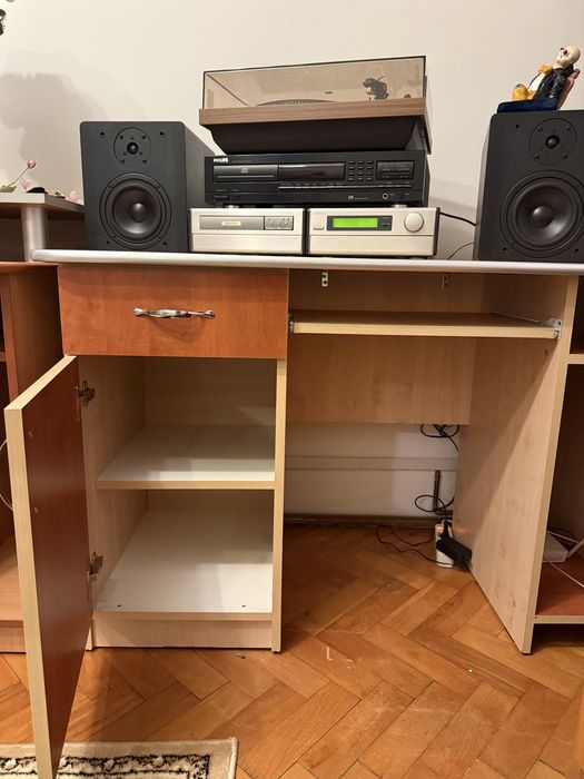 Birou cu sertar, dulap și loc depozitare PC