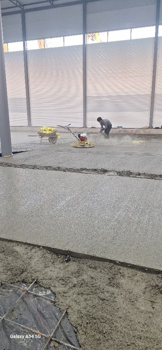 Styashka хизмати, стяжка, shlifovka, затирка