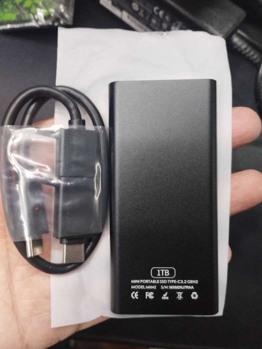 Внешний жесткий диск WALRAM USB/typec  PORTABLE SSD 1 ТБ