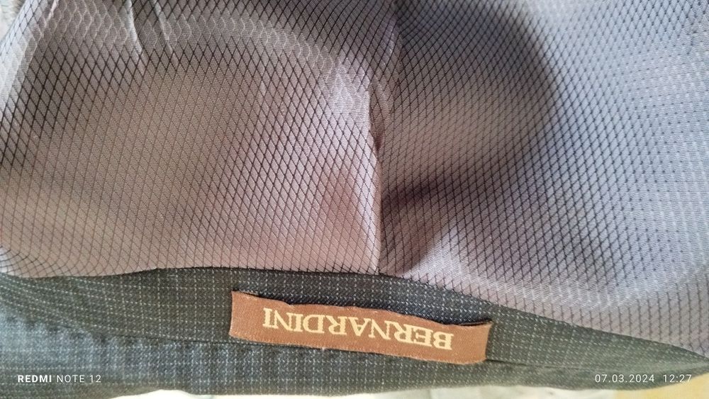 Продам костюм пиджак с брюками