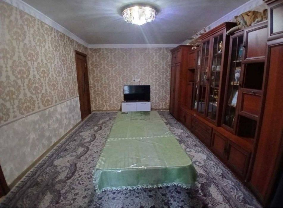 Метро М Улугбек. 3 комнатная Кирпич. 66 кв.м.