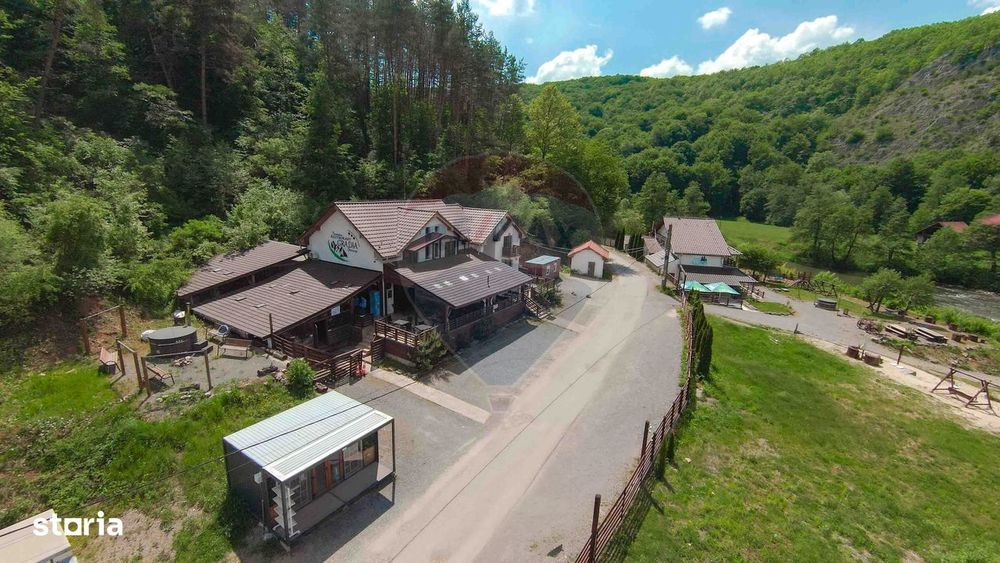 Pensiune cu 6 camere și restaurant de vânzare în Șuncuiuș