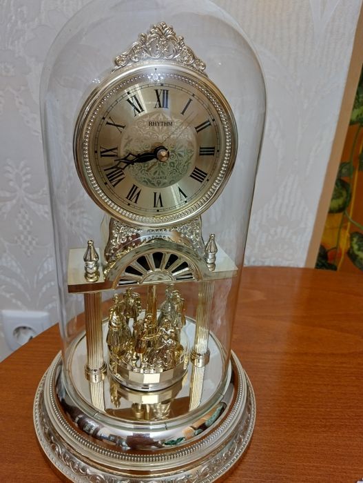 Настолен часовник