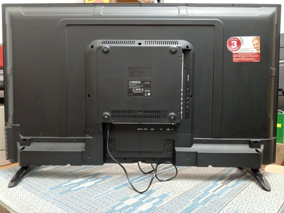 продам телевизор 40" LED TV