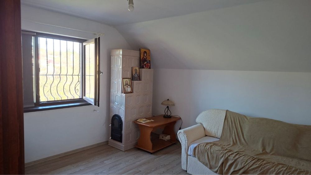 Inchiriez vila Poienari(Roman) 100 mp + teren 4000 mp