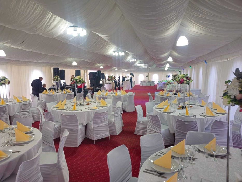 Corturi de evenimente de închiriat